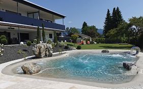 Blaue Lagune-Ferien mit Stil